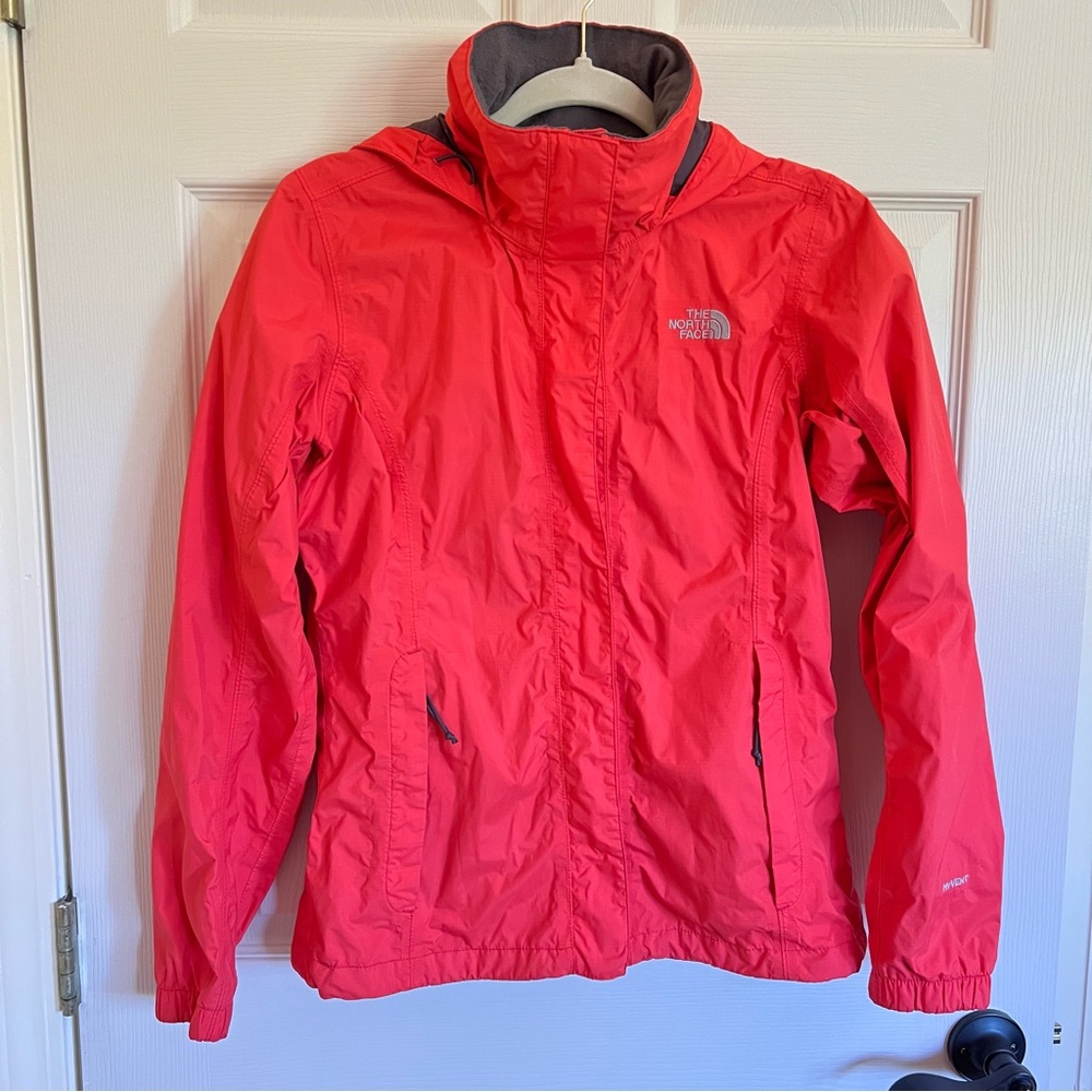 Women’s The North Face Rain Jacket in Coral (Size S)